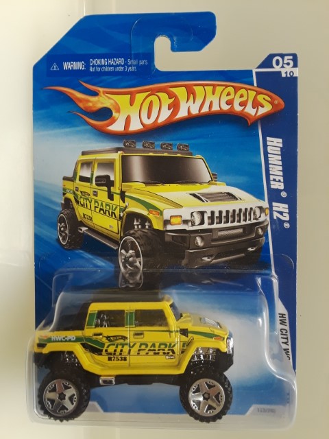 Hot Wheels 2010 HW CITY WORKS '05 HUMMER H2 YELLOW PARK